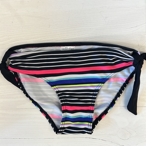 NWT mandarine & co Kids Girl Triangle Bikini - Picture 3 of 6